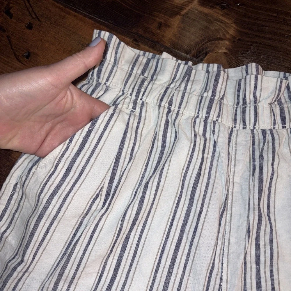 Women's M Linen Blend Paper Bag Coastal Stripe Preppy Pocket Vacay Resort Shorts